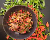 Foto langkah ke 7 dari resep Tongkol Goreng Pedas.