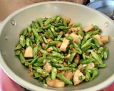Foto langkah ke 6 dari resep Asem Asem Buncis Usus Ayam.