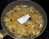 Foto del paso 1 de la receta: Cebolla con queso crema