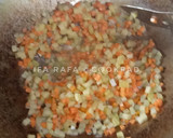 Foto langkah ke 2 dari resep Pastel Isi Wortel, Kentang & Telur.