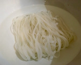 Foto del paso 1 de la receta: Noodles de arroz con brócoli y salmón