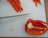 Foto del paso 6 de la receta: Suprema rellena de espinaca con salsa de morrón