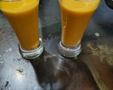 A picture of step 1 of Alphonso mango shake.