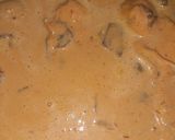 Foto del paso 6 de la receta: Pollo con champiñones en crema de chipotle. 🍜