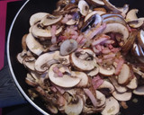 Foto del paso 2 de la receta: Timbal de arroz con champiñones y bacon