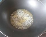Tejszínes - mustáros csirkeragu, gombával recept fázis 2 fotója