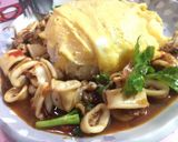 รูปขั้นตอนการทำที่ 8 ของ ปลาหมึกผัดพริกเผา ข้าวไข่ข้น