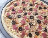 Foto langkah ke 3 dari resep Tuna pizza.