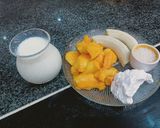 A picture of step 1 of Creamy mango shake.