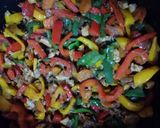 صورة لخطوة 4 من وصفة 😋 فاهيتا الخضروات مع الزهره 😋
