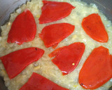 Foto del paso 4 de la receta: Huevos gratinados con bechamel de calabacín, cebolla y piquillos