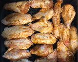 Foto del paso 5 de la receta: Alitas de pollo en airfryer, maceradas para paladares infantiles