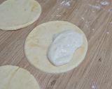 Une image de l'étape 7 de Chaussons au fromage et béchamel.