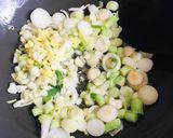 A picture of step 2 of Soft Tofu Cubes Vegetable Thukpa.