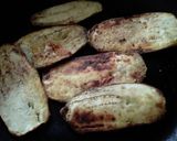 Foto del paso 1 de la receta: Pan🥐 turco relleno con milanesas de berenjena🍆 y calabacín🌮