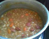 Foto del paso 5 de la receta: Caraotas blancas con carne de soya arroz blanco y plátano frito