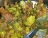 A picture of step 1 of Gajar Aloo ki sabji ka paratha.