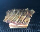 Foto del passaggio 2 della ricetta Costine di maiale con pancetta al BBQ