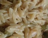 Foto del paso 4 de la receta: Orzo vegano con espárragos y limón