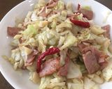 รูปขั้นตอนการทำที่ 5 ของ 🥓กะหล่ำผัดเบคอน บาปหนาสำหรับคนอยากผอม 🥓
