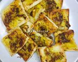 Foto langkah ke 3 dari resep Garlic Bread.