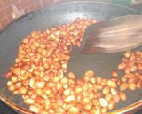 A picture of step 1 of Peanut chutney.