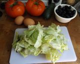 Foto del paso 1 de la receta: Ensalada de tomates con mayonesa de aguacate y cebollino