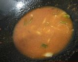 Foto langkah ke 5 dari resep Udang Cumi Saus Padang.