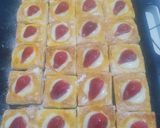 Foto langkah ke 7 dari resep Simple Fruit Puff Pastry.
