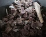 A picture of step 2 of Namkeen Gosht.