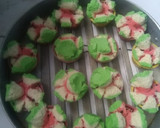 Foto langkah ke 4 dari resep Bolu Kukus semangka.