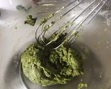 Foto langkah ke 6 dari resep Matcha Swissroll with Cream Cheese Filling.