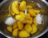 Hình bước làm 3 của món Đào ngâm và Trà đào homemade thần thánh xua tan cơn nóng