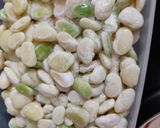 A picture of step 1 of Lima beans sabji.