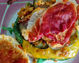 Foto del paso 6 de la receta: 81.🍔Cheeseburger Gourmet con jamón ibérico y otras delicias