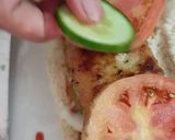 A picture of step 2 of Chicken nuggets burger.