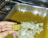 صورة لخطوة 2 من وصفة اسرع معكرونة بالصلصة