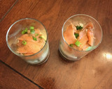 Foto del paso 2 de la receta: Vasitos de salmón con camarones ©