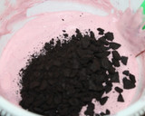 Foto langkah ke 7 dari resep Cake Nutrijell  - Strawberry oreo mirip chiffon (bolu nutrijell).