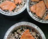 Foto langkah ke 3 dari resep Salmon Mentai Rice.