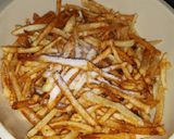 A picture of step 5 of Deep fry crispy aloo.