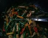 Foto langkah ke 4 dari resep Tumis kacang panjang tahu.