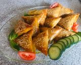 Foto del paso 6 de la receta: Briwat rellenas con verduras y atún🥟🥠
