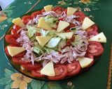 Une image de l'étape 8 de Salade castelfranco aux tomates, jambon blanc et tome de chèvre.