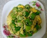Foto langkah ke 2 dari resep Tumis okra dng telur.
