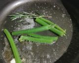 Foto del paso 8 de la receta: Medallón de res con costra de chapulínes y chiles secos