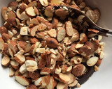Foto del paso 3 de la receta: Roquitas de chocolate y almendras tostadas