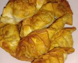 รูปขั้นตอนการทำที่ 5 ของ เกี๊ยวซ่ากรอบไส้ข้าวทูน่ามายองเนส (Crispy Gyoza with Tuna Mayonnaise Rice Filling)