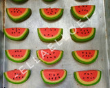 Foto langkah ke 8 dari resep Watermelon Cookies (Kukis Semangka).