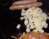 Foto del paso 4 de la receta: Salchicha de cerdo con patata, tomates cherry y bocadillo de queso